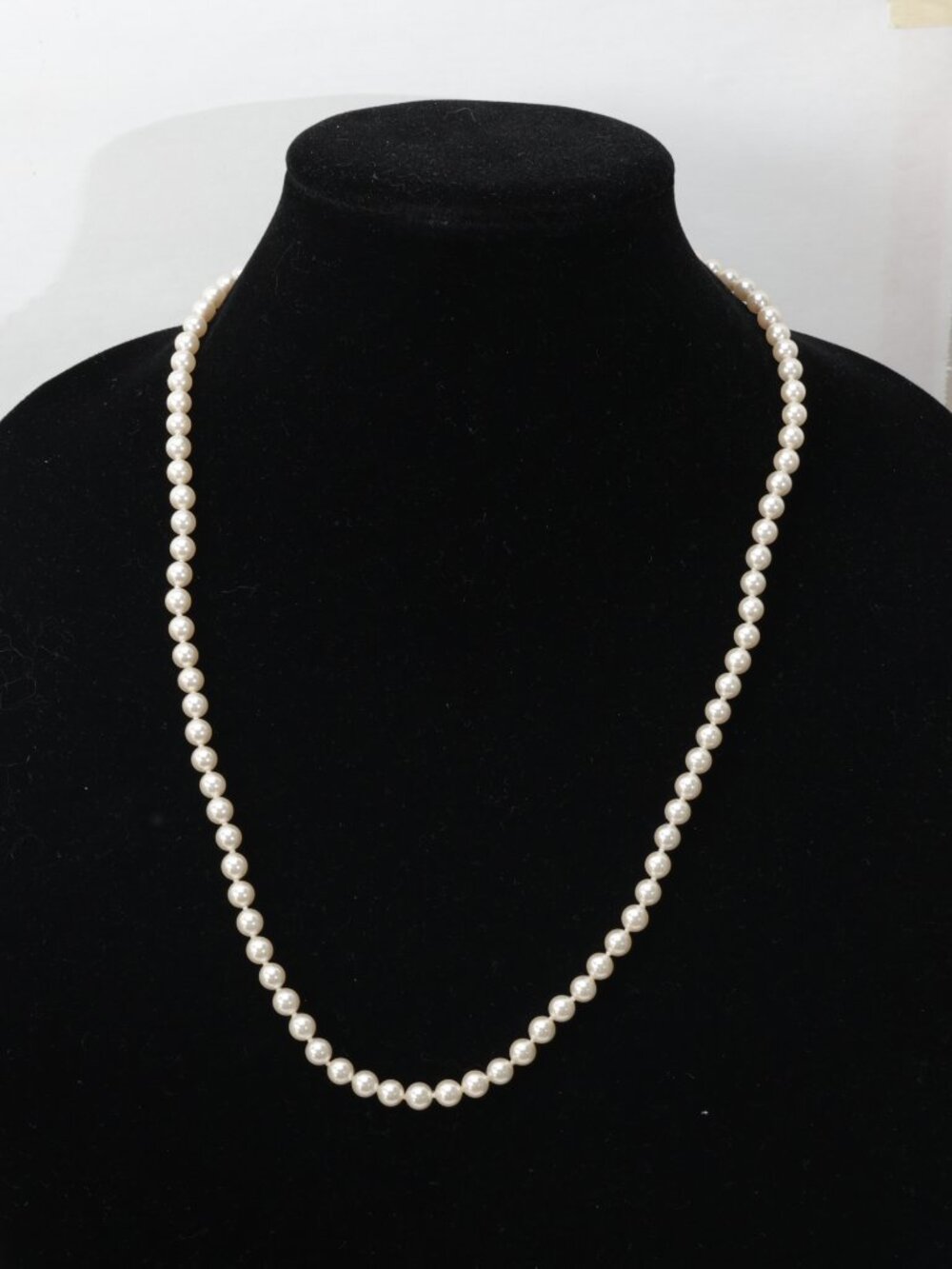 Vintage Vanna White Pearl Necklace Sapphire Blue Clasp HSN COA New In Box
